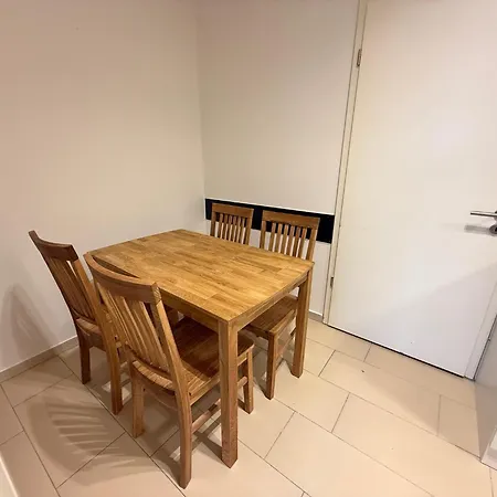 2 Neu Zwischen Koeln Und Apartment Bonn