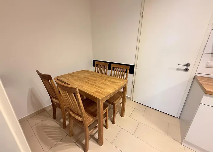 2 Neu Zwischen Koeln Und 아파트 본